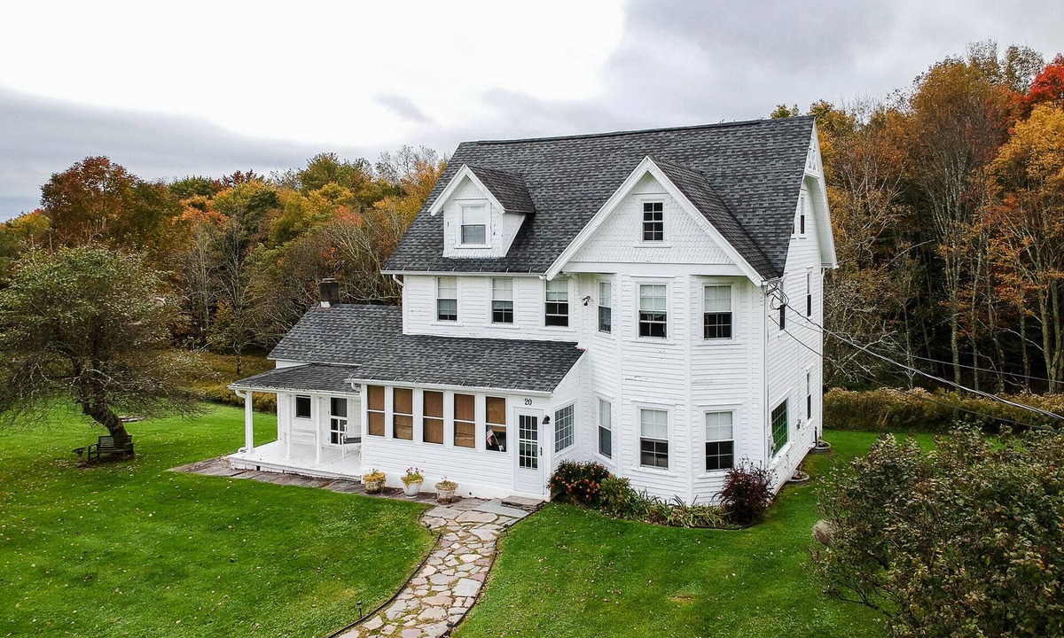 Town of Delaware House | Five Acres Farm - Charming escape in Callicoon