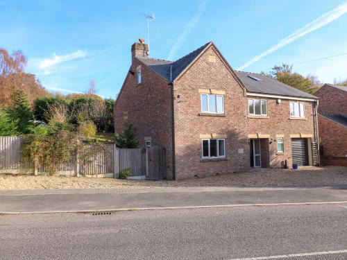 Chesterfield House | Five Acres