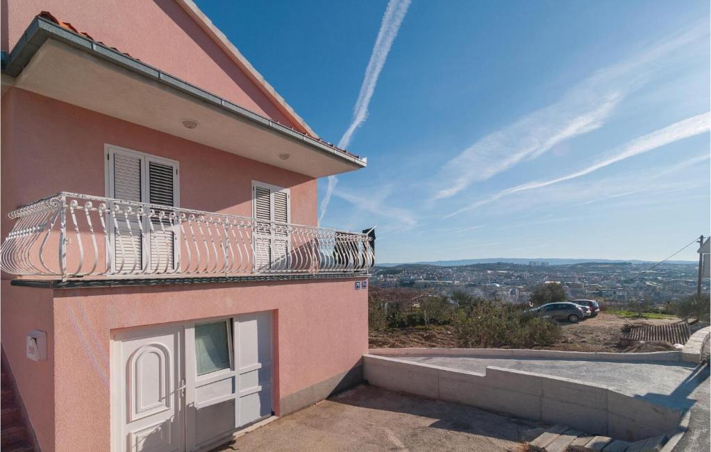 Solin Apartment | Five-Bedroom Apartment in Solin
