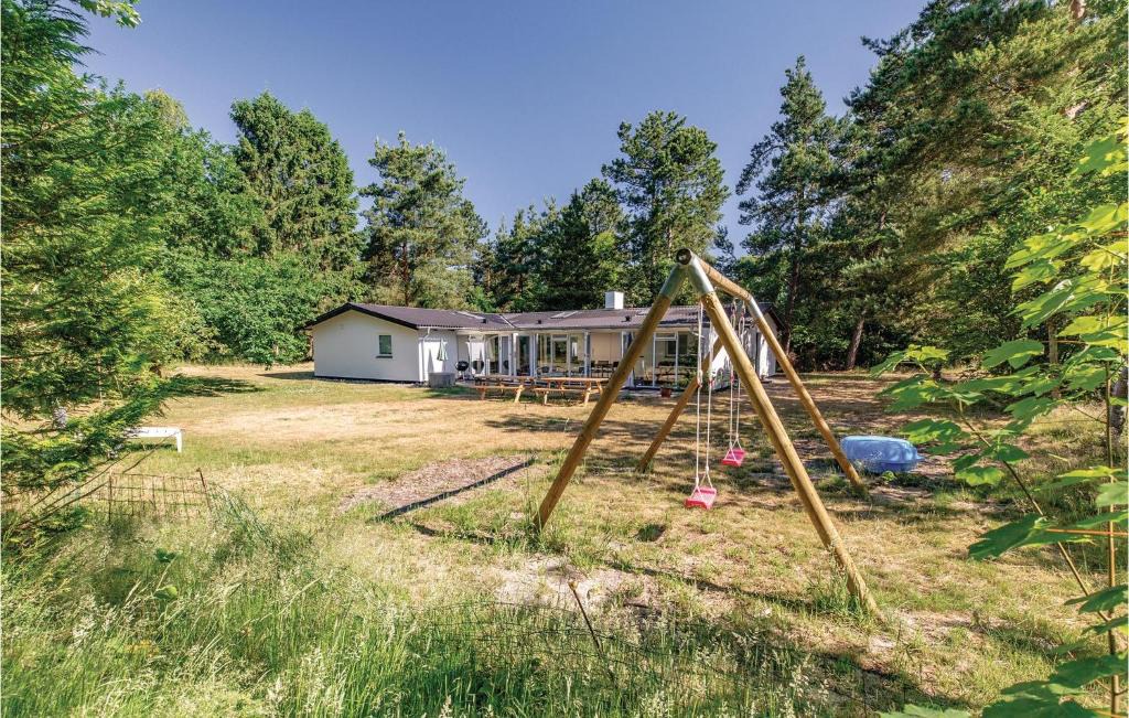 Hoensinge House | Five-Bedroom Holiday Home In Hojby