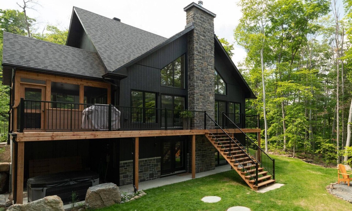 Morin Heights House | Five bedroom in Canada, Morin-Heights