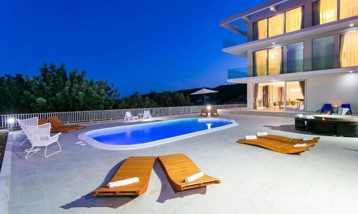 Zaton Villa | Five Bedroom Villa with Private Pool & Sea View