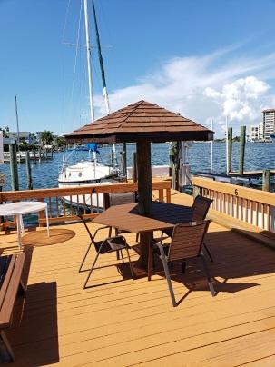 Bay Esplanade House | Five Palms Suite 105 - Daily - Weekly - Monthly