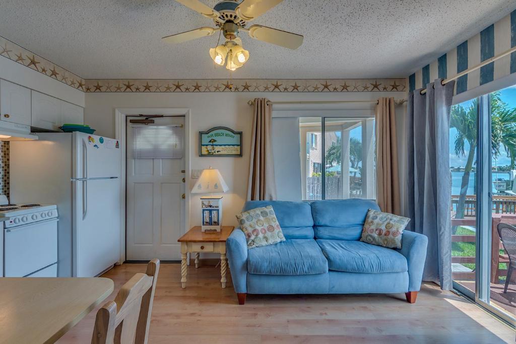Bay Esplanade House | Five Palms Suite 110 - Daily - Weekly - Monthly