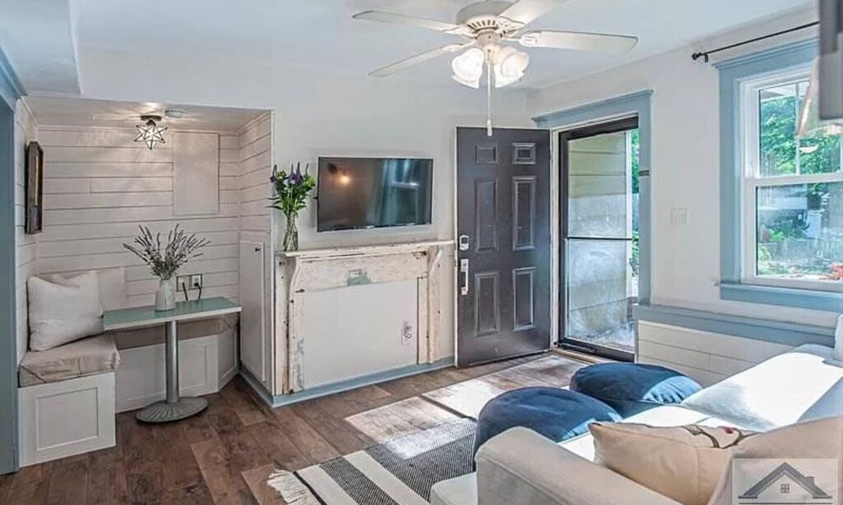Athens House | Five Points Escape, Walk to UGA, Dining, Nightlife