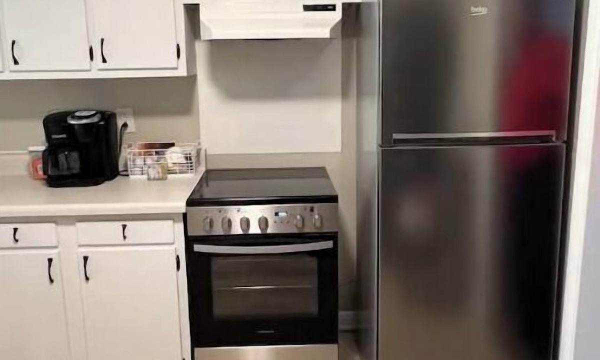 Athens Condo | Five Points neighbor. Located 1.4 from UGA stadium.