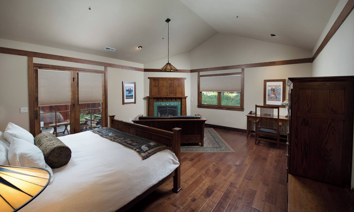 Sisters Cabin | FivePine Lodge & Cabins - Classic Cabin