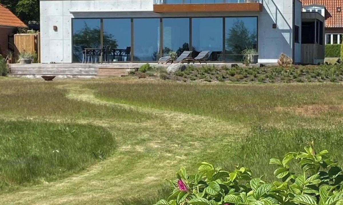 Tambohuse House | Fjord view in modern home in Thyholm