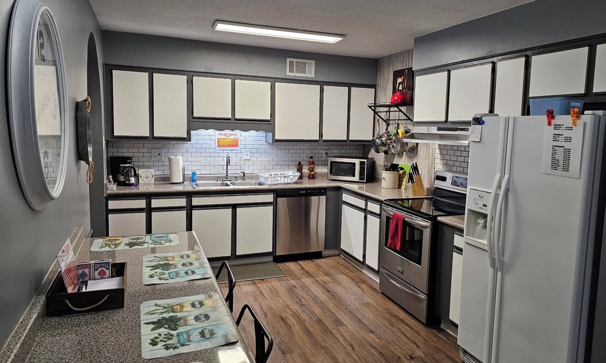 Millington House | Flag City Manor: 4 Bdrm Home