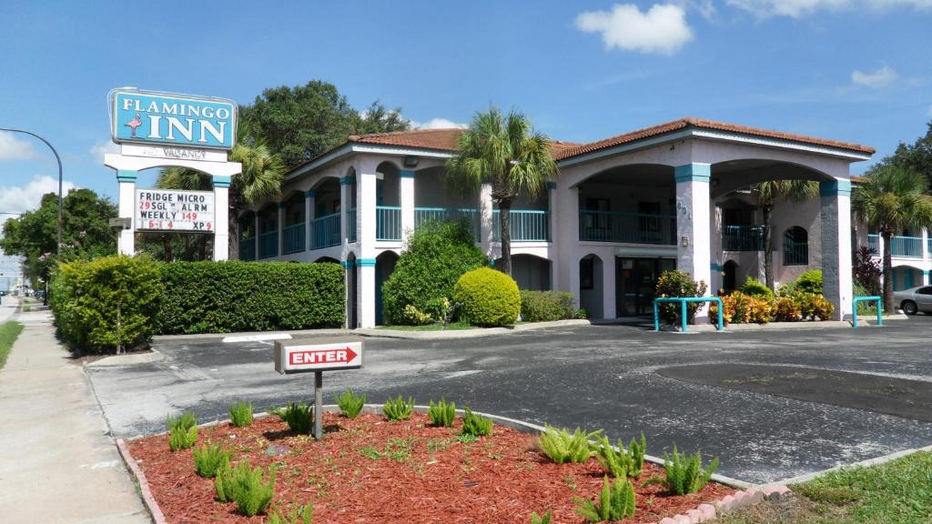 Historic Downtown Kissimmee Hotel | Flamingo Inn
