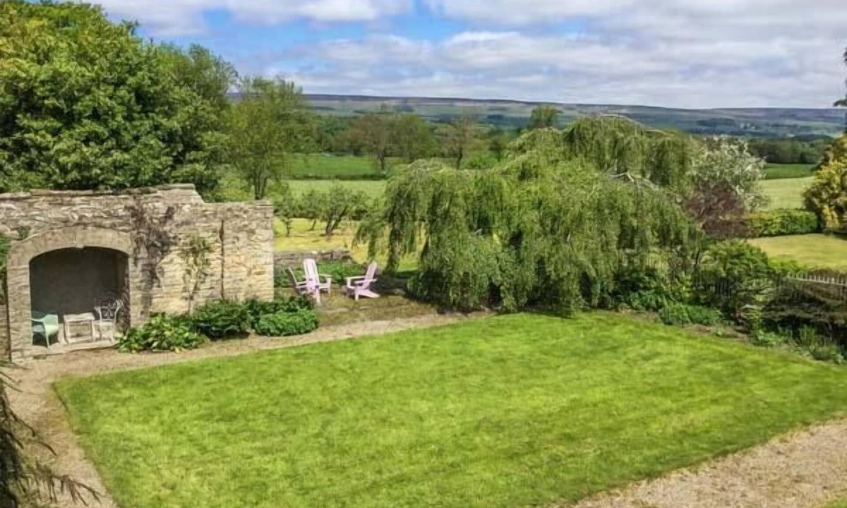 West Burton Cottage | Flanders Hall