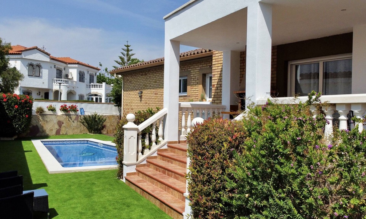 Miami Platja Villa | FLANDES Villa piscina jardín privado, Wifi gratis