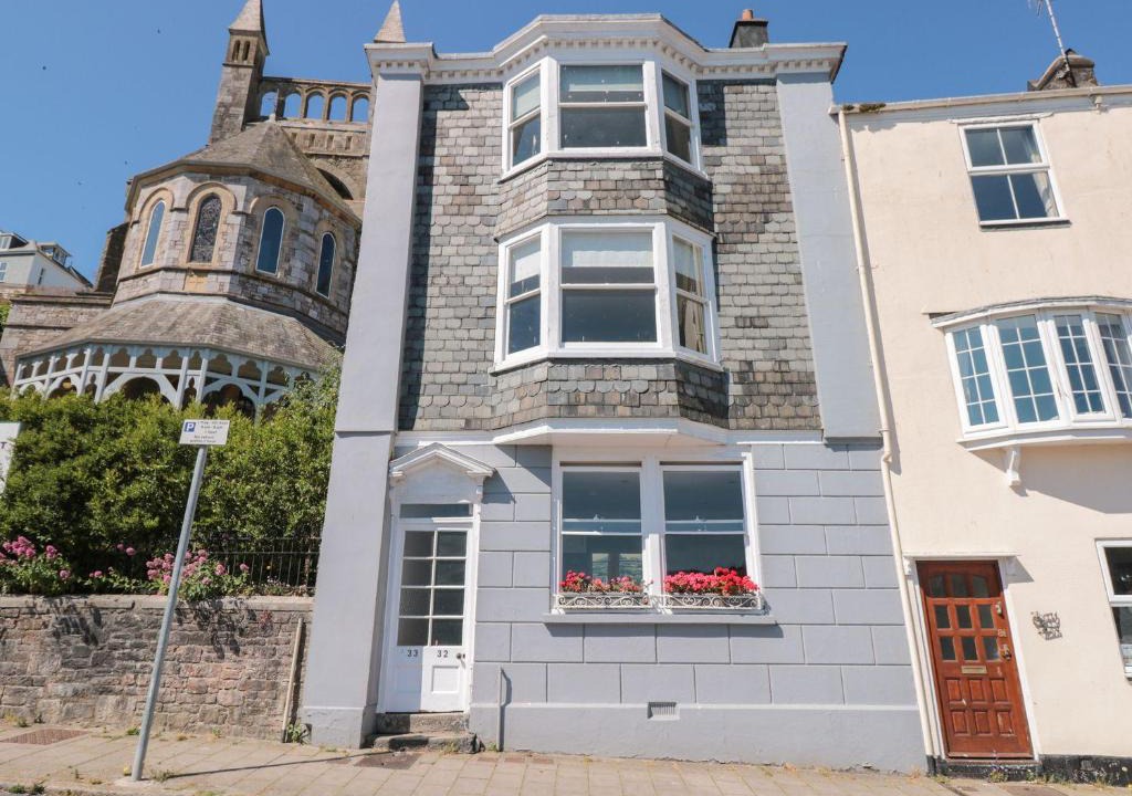 Dartmouth Apartment | Flat 1, 32 Newcomen Road