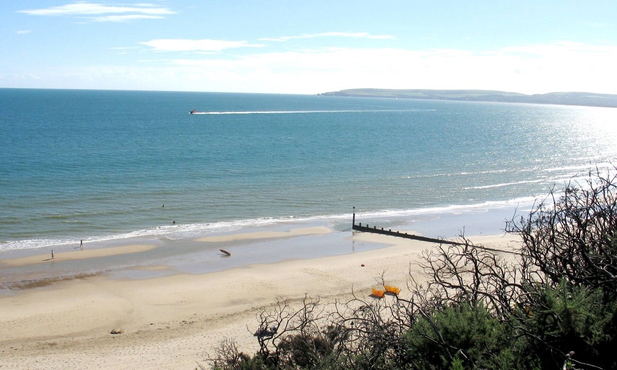Southbourne Apartment | Flat 3 Seabreeze