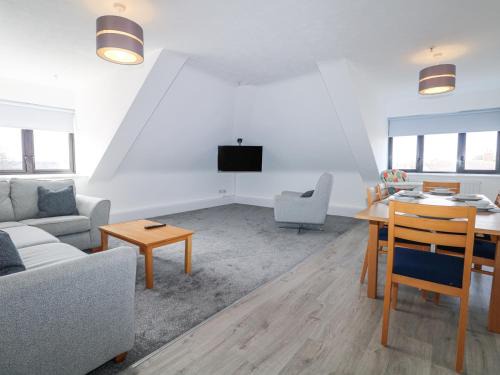Littlehampton House | Flat 35 - Marine Court