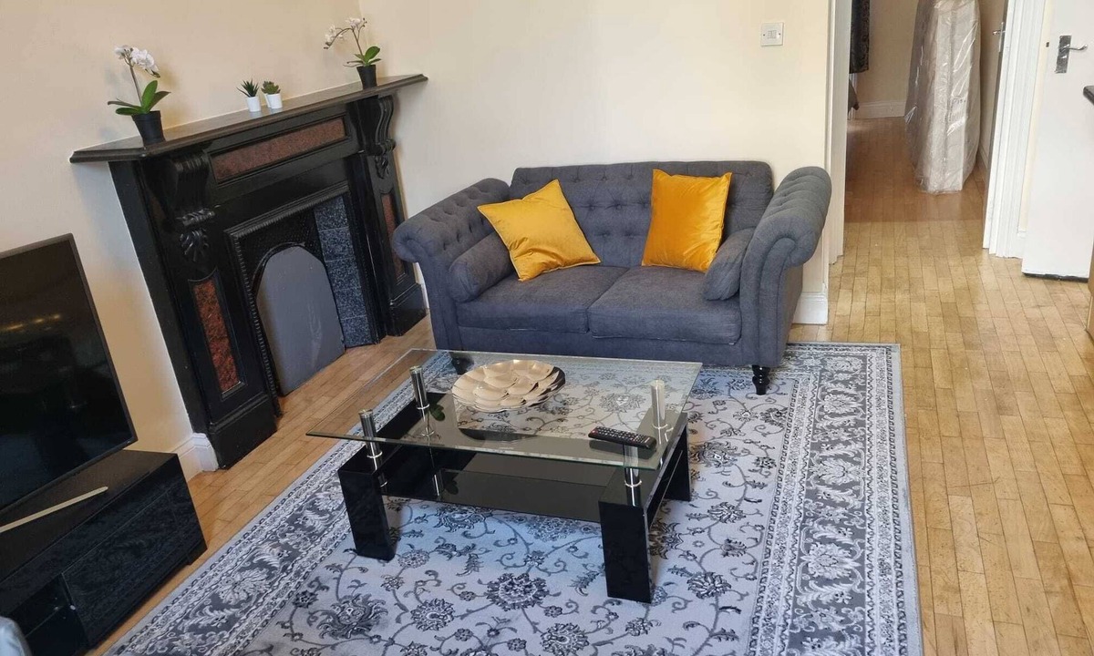 West Kensington Apartment | Flat 43E - Spacious Centrally Located One Bed