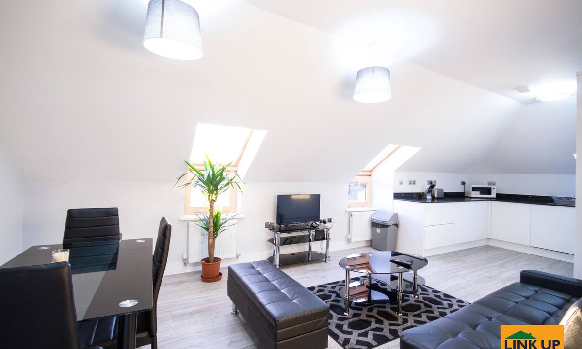 Yiewsley Apartment | Flat 6, Holden Court