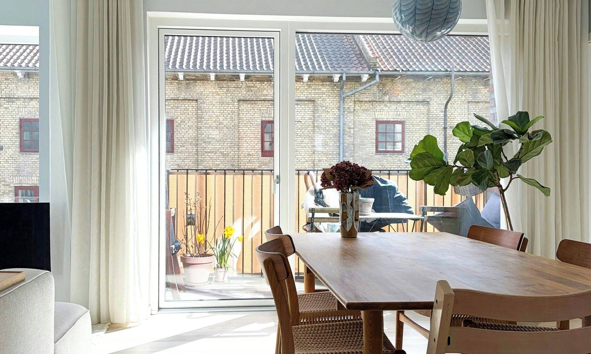 Vesterbro Apartment | Flat by Carlsberg's historic barns with park view