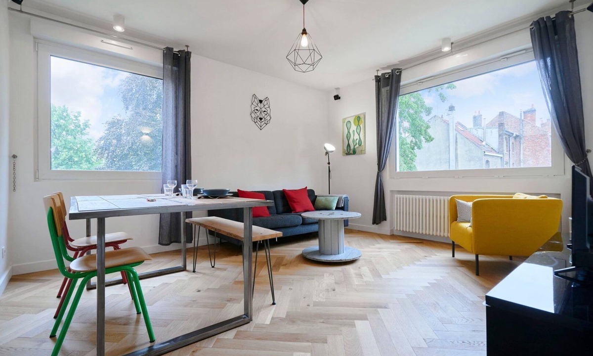 Saint-Maurice Pellevoisin Apartment | Flat close to tramway