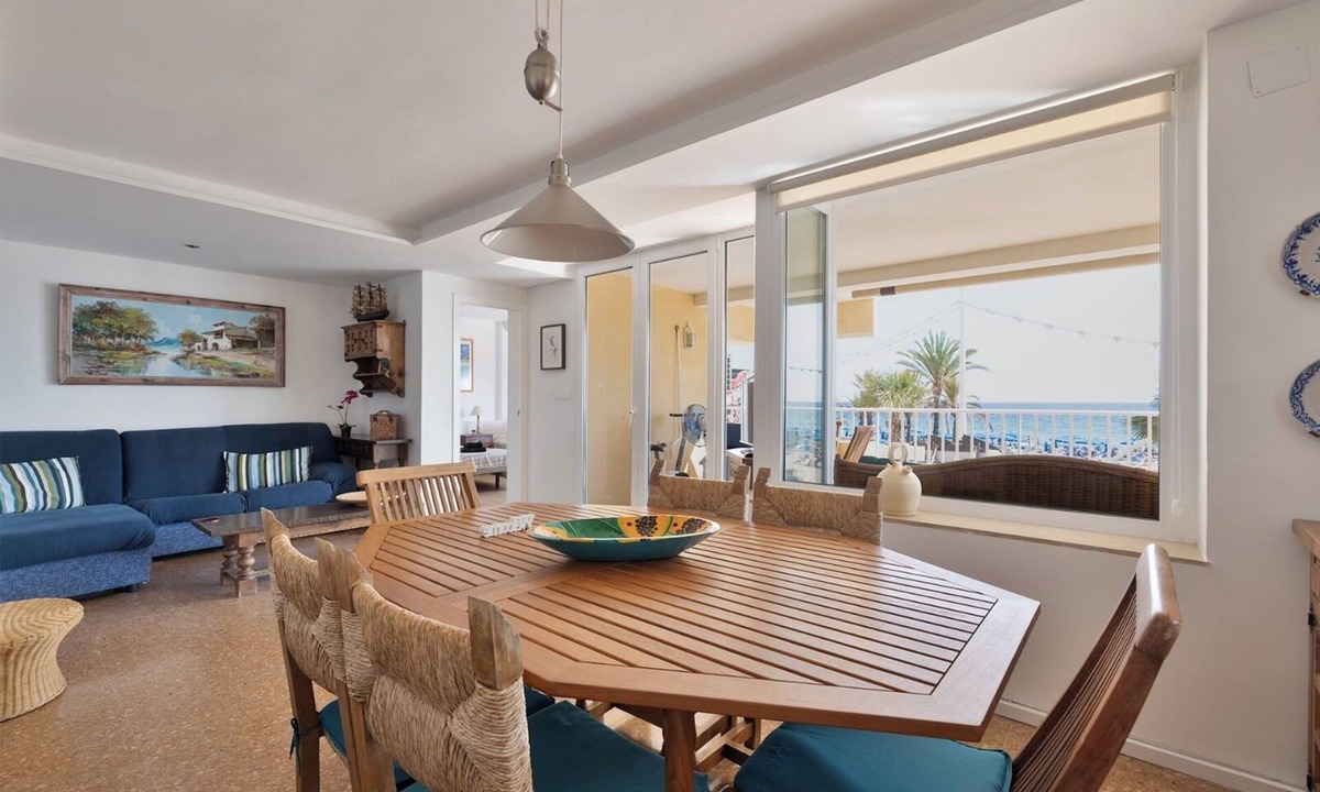 Benidorm Centro Condo | Flat in Benidorm Renovated Frontline with Terrace