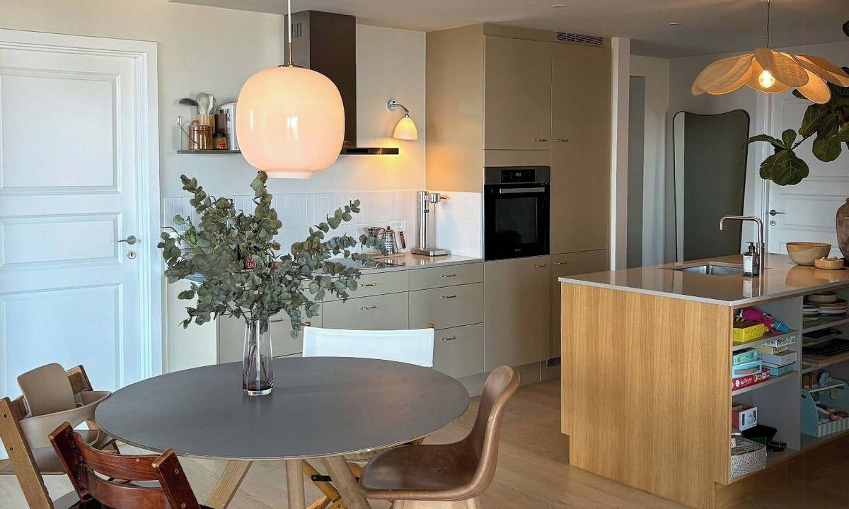 Vesterbro Apartment | Flat on 16th floor with view of Øresund