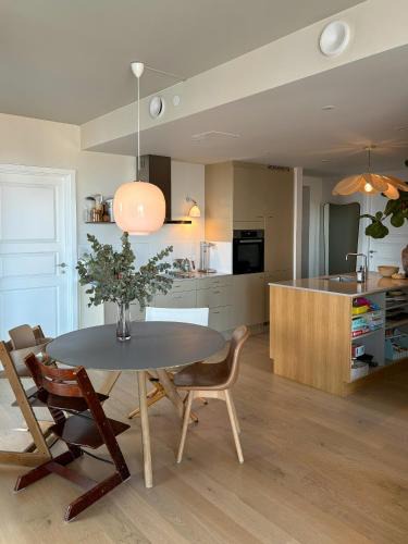 Vesterbro Apartment | Flat On 16Th Floor With View Of Øresund
