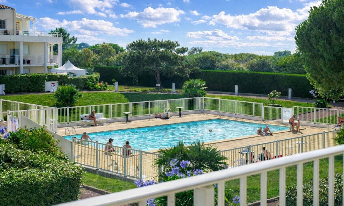 Chateau-d'Olonne Apartment | Flat quartier La Pironnière Les Sables - 4 people