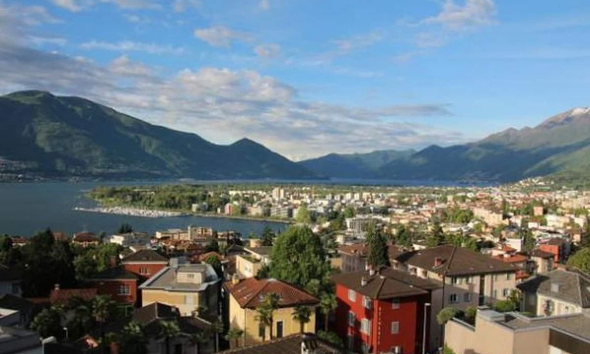 Muralto Apartment | Flat with stunning 180-view and swimming pool