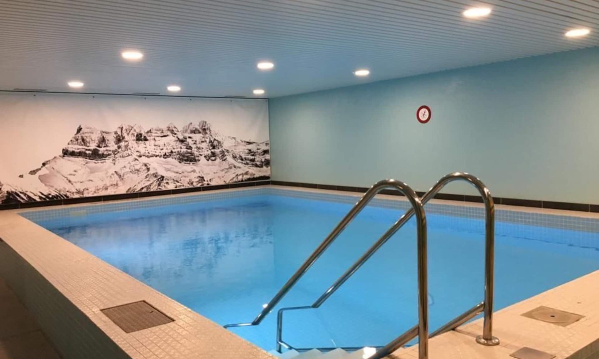 Troistorrents Apartment | Flat with swimming pool, close to the ski slopes