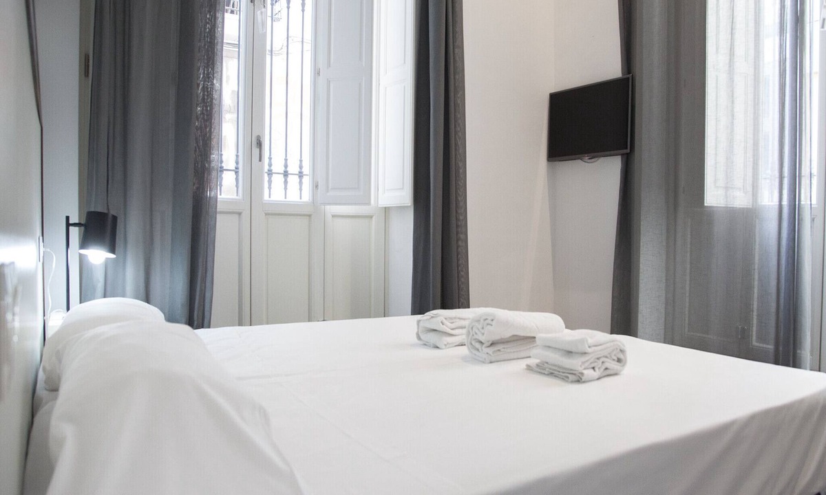 El Pilar Apartment | Flats Friends Soho Suites 2 dormitorios adapted ground floor