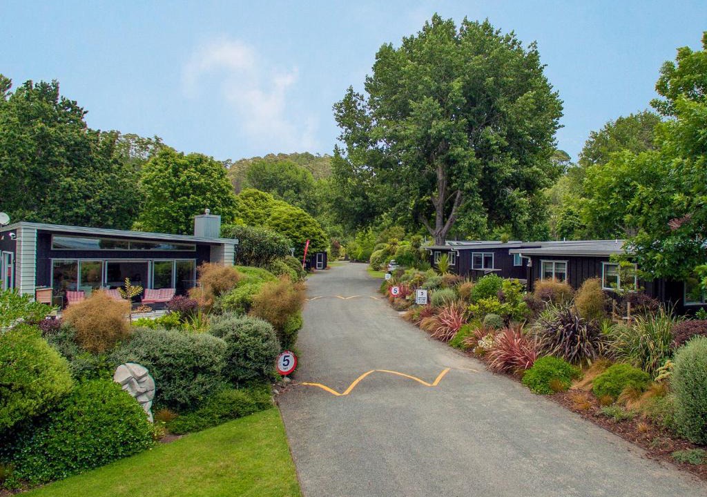 Cooks Beach Apartment | Flaxmill Accommodation