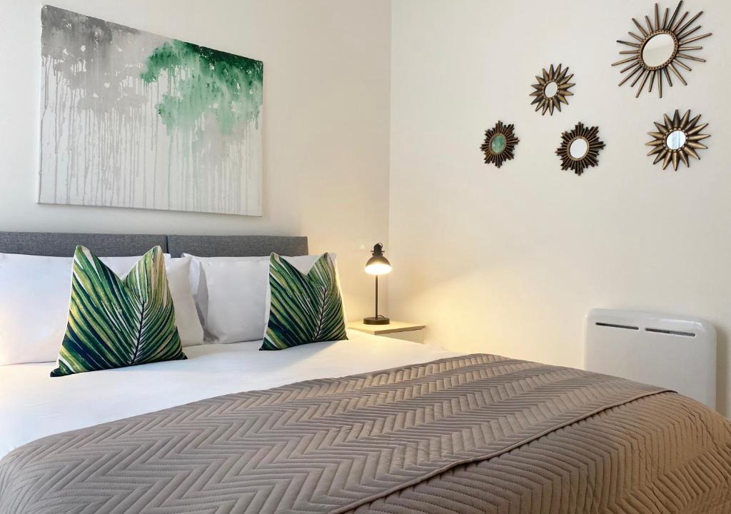 Fleet House | Fleets Height Apartment Ten