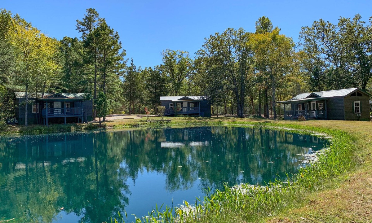 Leasburg Cabin | Fletcher's Village Group Cabin rental near Meramec River.