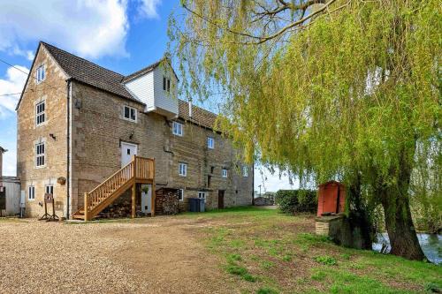 Thurlby House | Fletland Mill