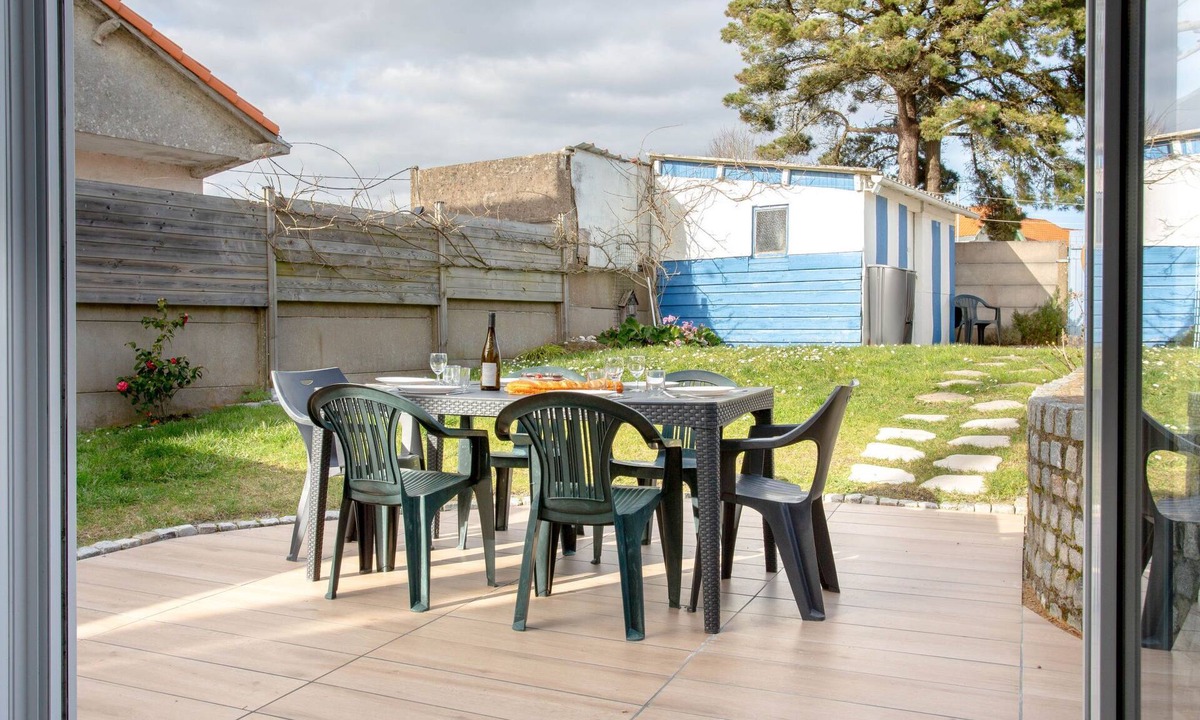 La Rogere House | Fleur d'été by Interhome