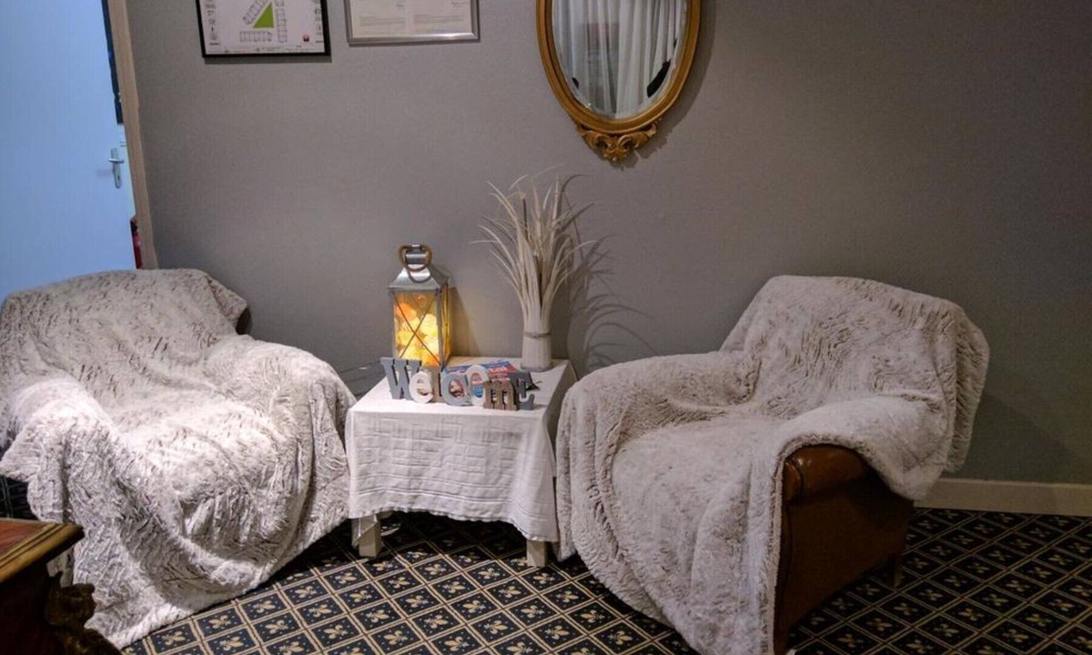 Bailleul Apartment | > Fleur de Lys 4 >