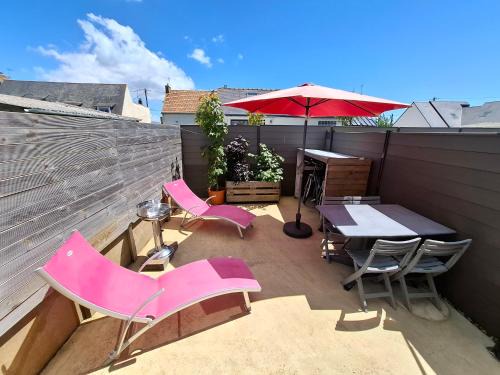 Batz-sur-Mer House | FLEUR DE SEL logement de 21m2 avec prêt vélos, cuisine et sdb privées avec terrasse clôturée de 17m2