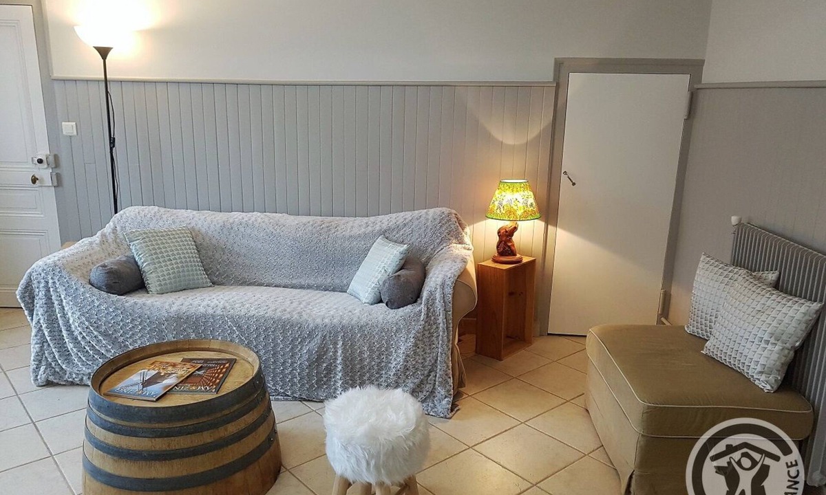 Lancie House | Fleurs de Gamay - Lancie