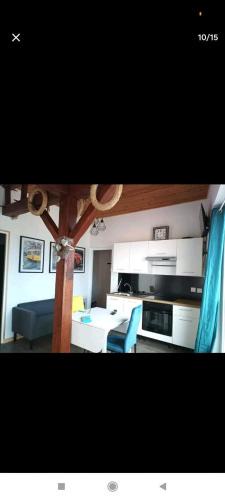 Friville-Escarbotin Apartment | Fleurs de Lys