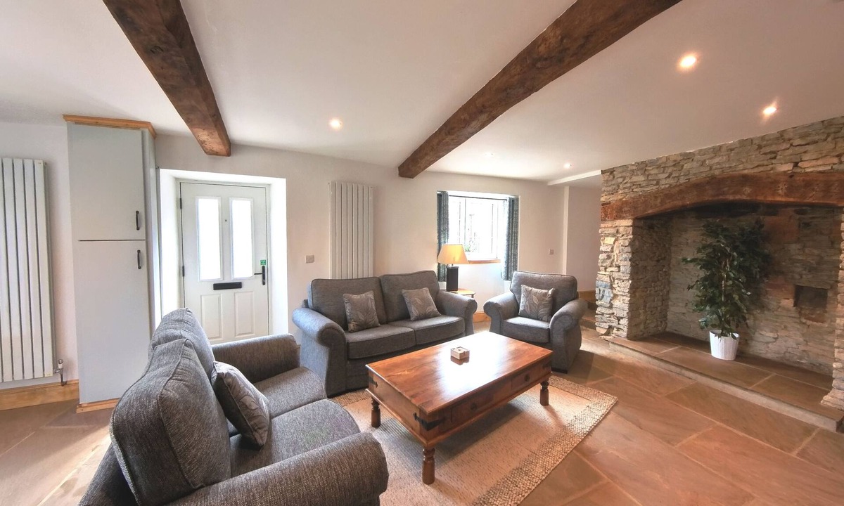 Stalbridge Cottage | Flexible Accommodation - Characterful Cottage