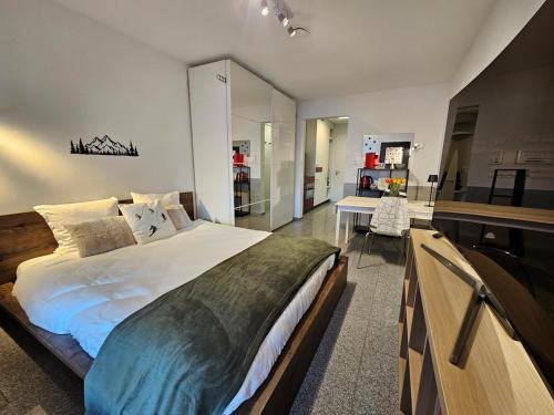 Flims Apartment | Flims Laax, Parking, Ski, Ski room, Self Check-in Wi-Fi Caumasee
