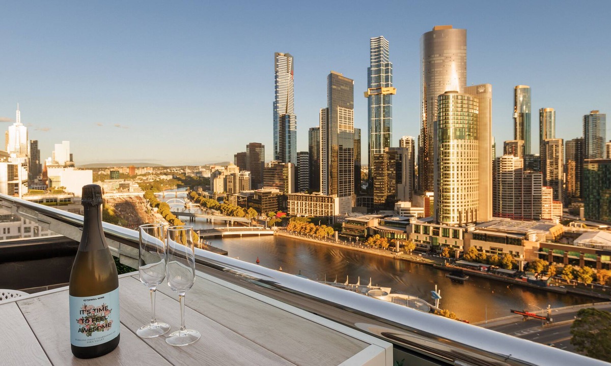 Melbourne Central Business District Apartment | Flinders Luxury Penthouse
