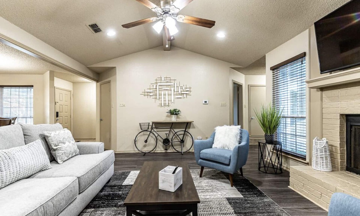 Lubbock House | Flintwood Mac