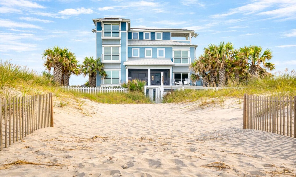 Folly Beach House | Flip-Flops Off, Fun On: 5br, Game Room, Ocean Views & Sunset Decks for 12!