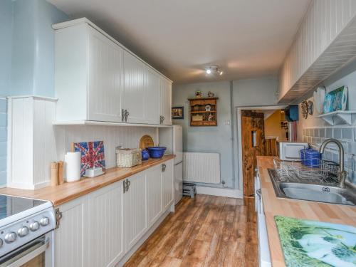 Kington House | Flo's Cottage