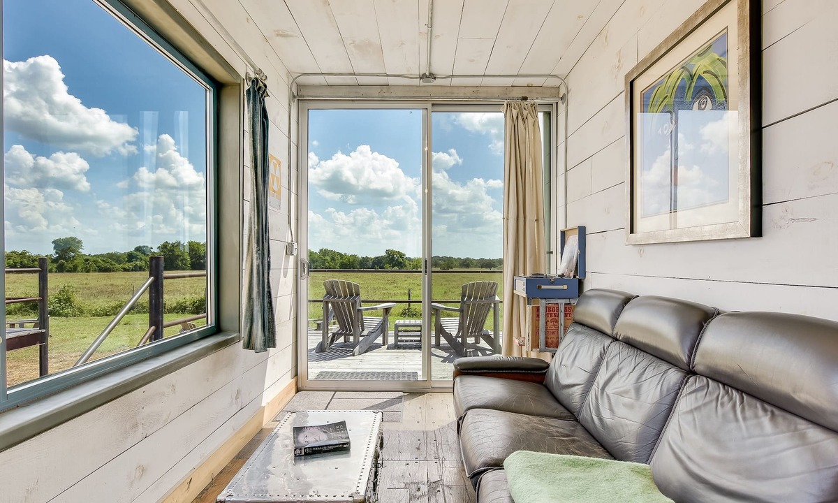 Round Top Hotel | Flophouze Shipping Container Hotel