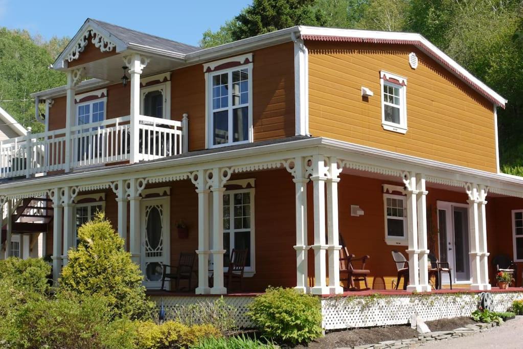 L'Anse-Saint-Jean Apartment | Floral'Anse