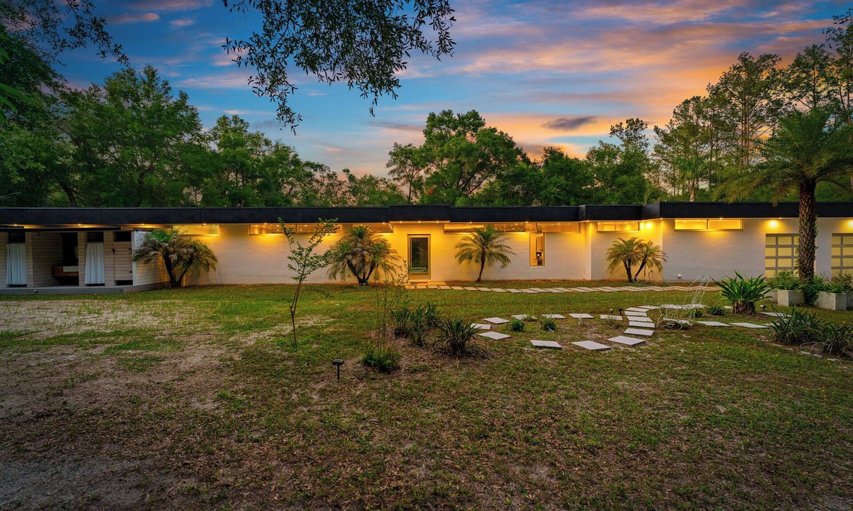 Floral City House | Floral City Oasis/Pool, BBQ Area & Forest View
