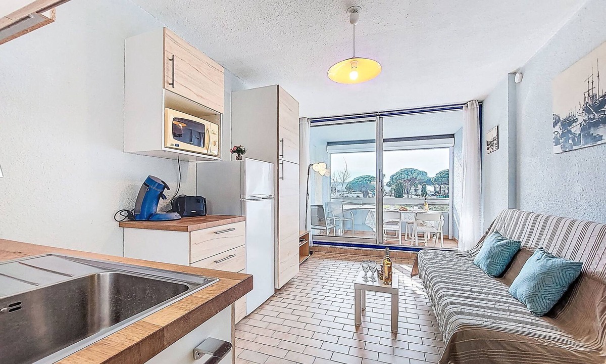 Le Grau-Du-Roi Apartment | Floralies I by Interhome