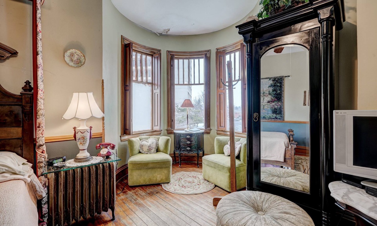 Midtown Bed & Breakfast | Florence Victorian Home